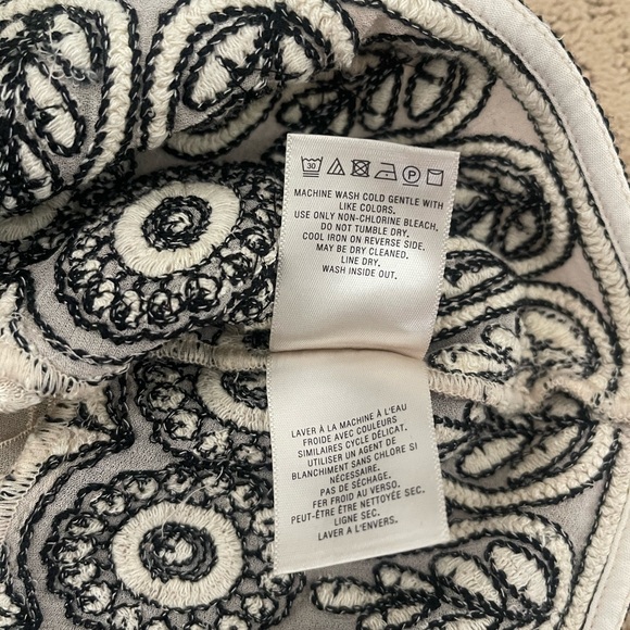 Anthropologie Meadow Rue Frieze Embroidered Top Size 38/6 Neutral - Picture 6 of 9
